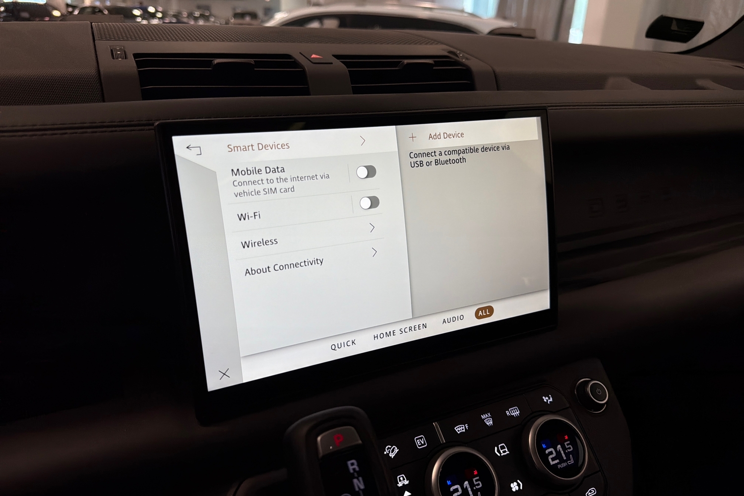 Land Rover Defender vaihtoauto