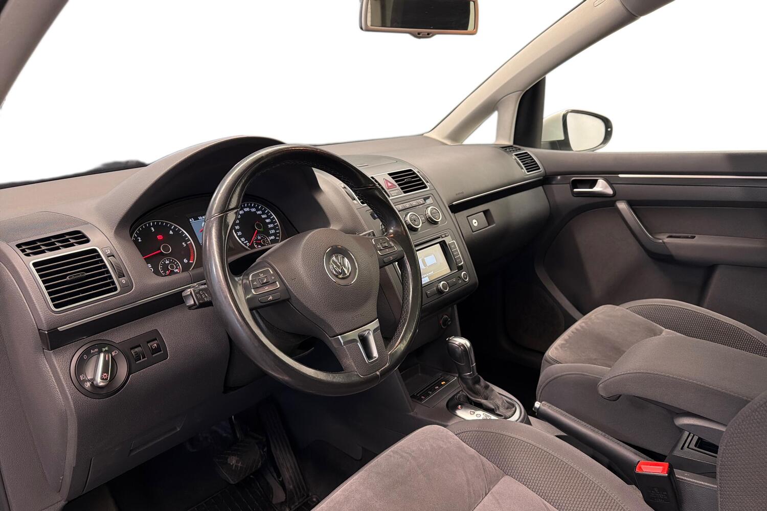 Volkswagen Touran vaihtoauto