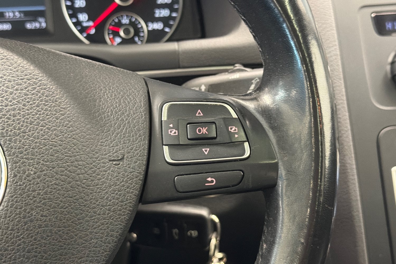 Volkswagen Touran vaihtoauto