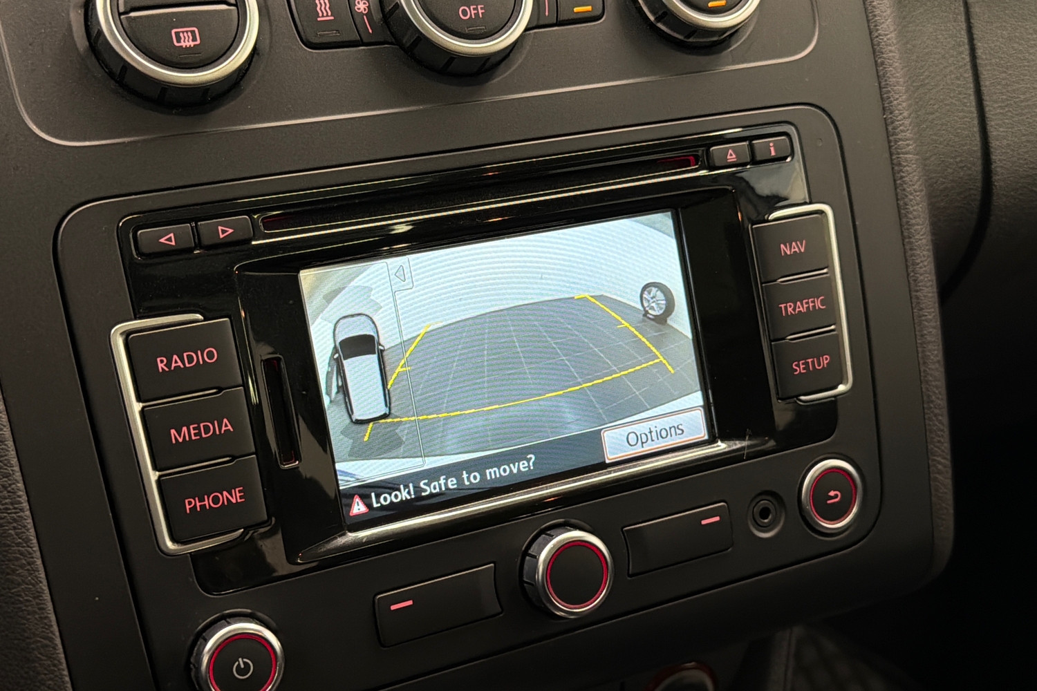 Volkswagen Touran vaihtoauto