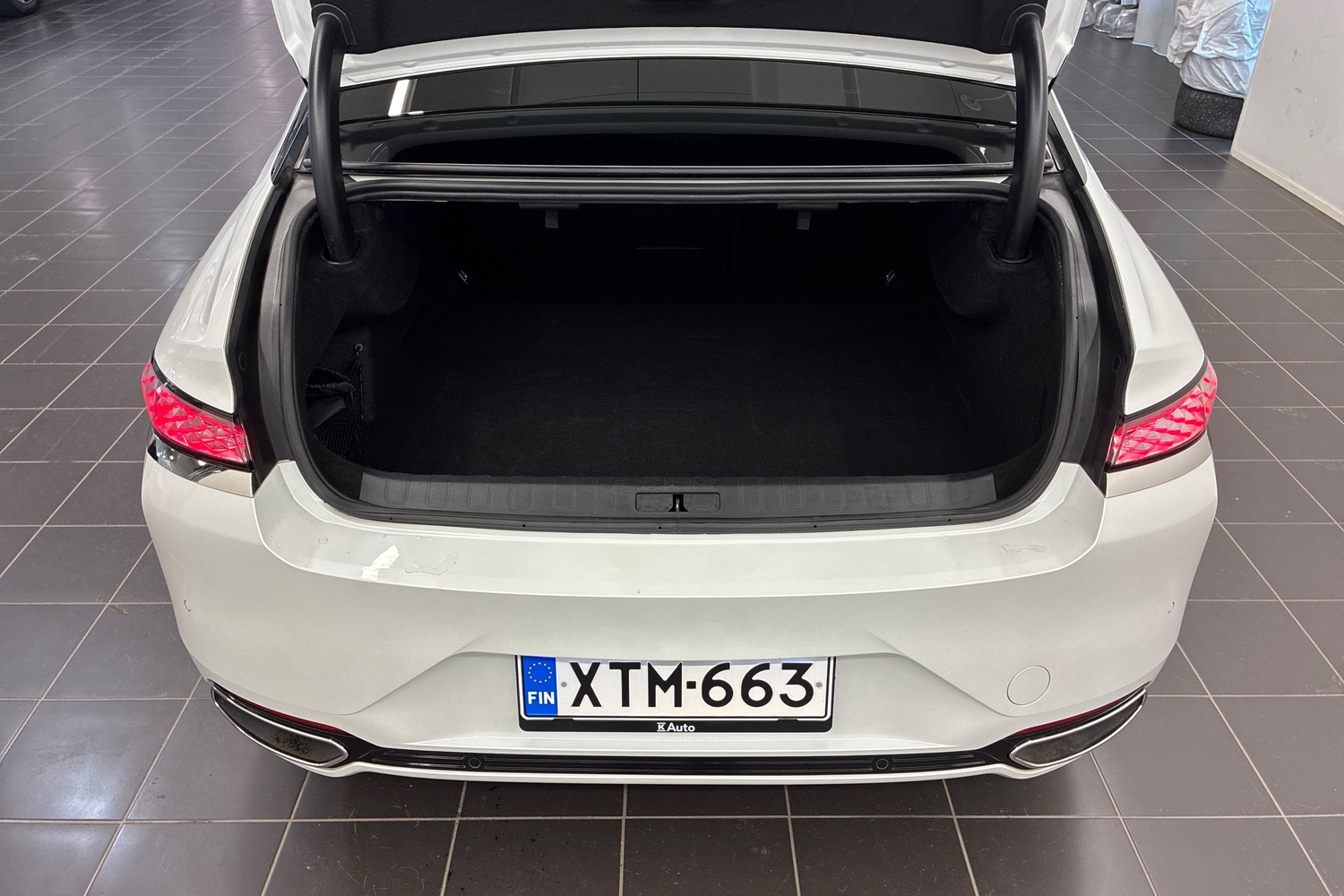 DS 9 vaihtoauto