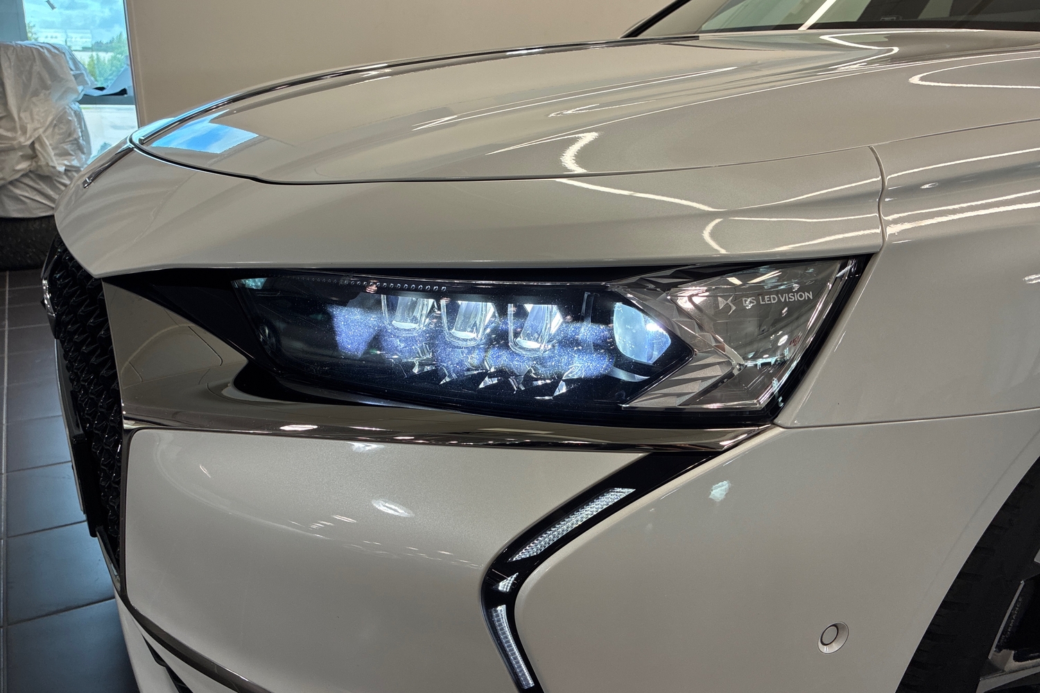 DS 9 vaihtoauto