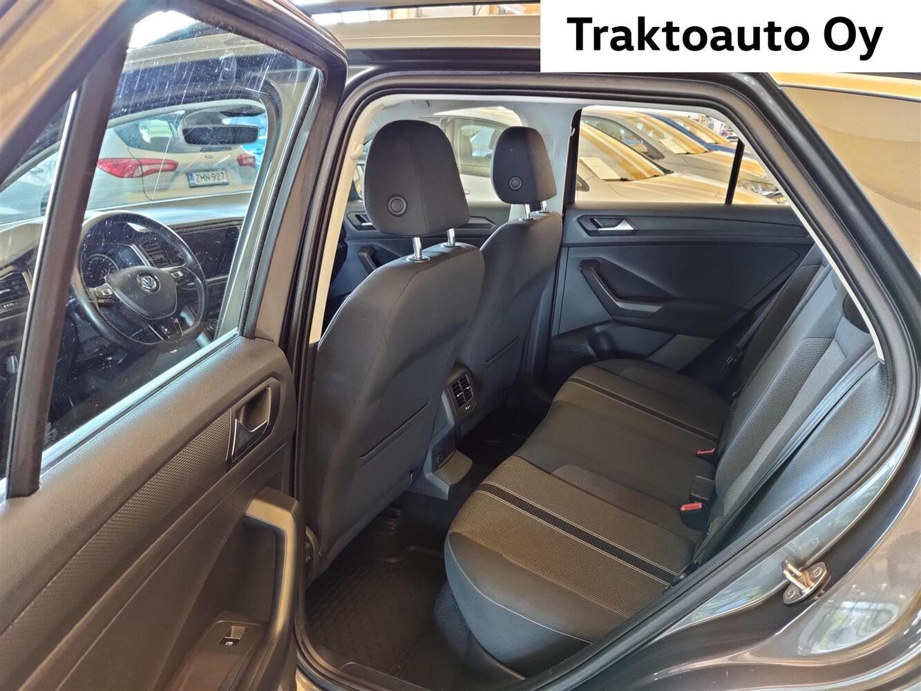 Volkswagen T-Roc vaihtoauto