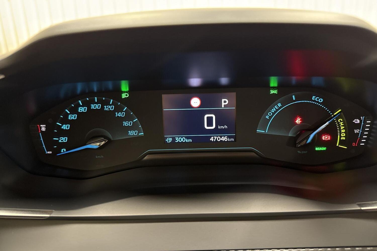 Peugeot e-2008 vaihtoauto