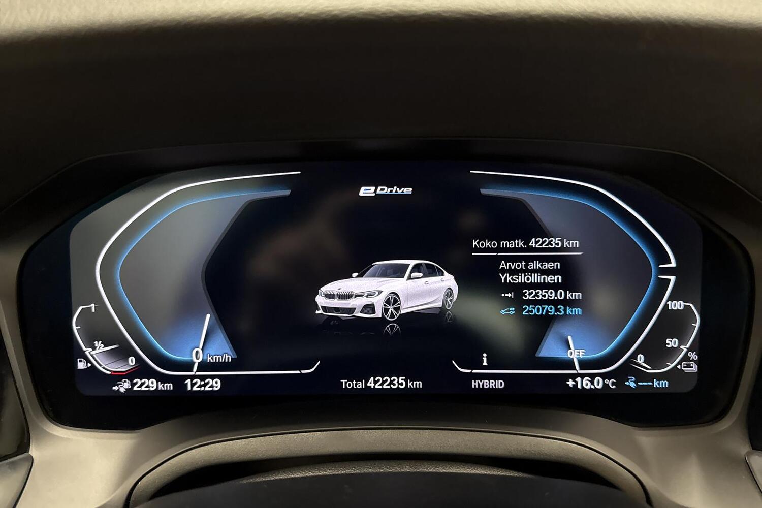 BMW 330 vaihtoauto