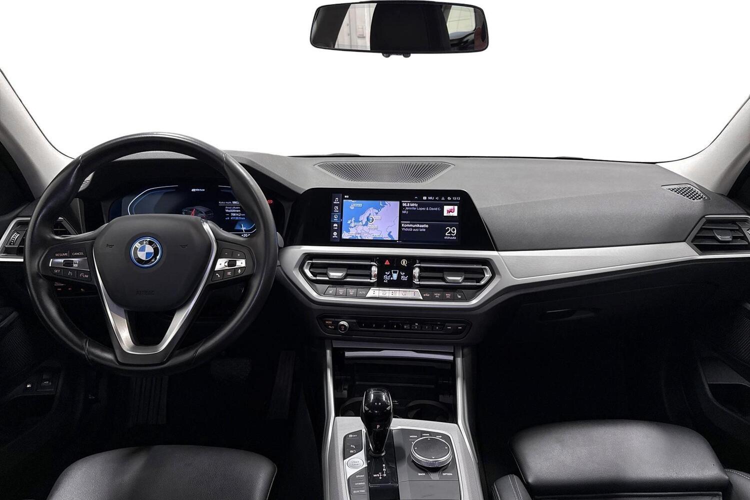 BMW 330 vaihtoauto