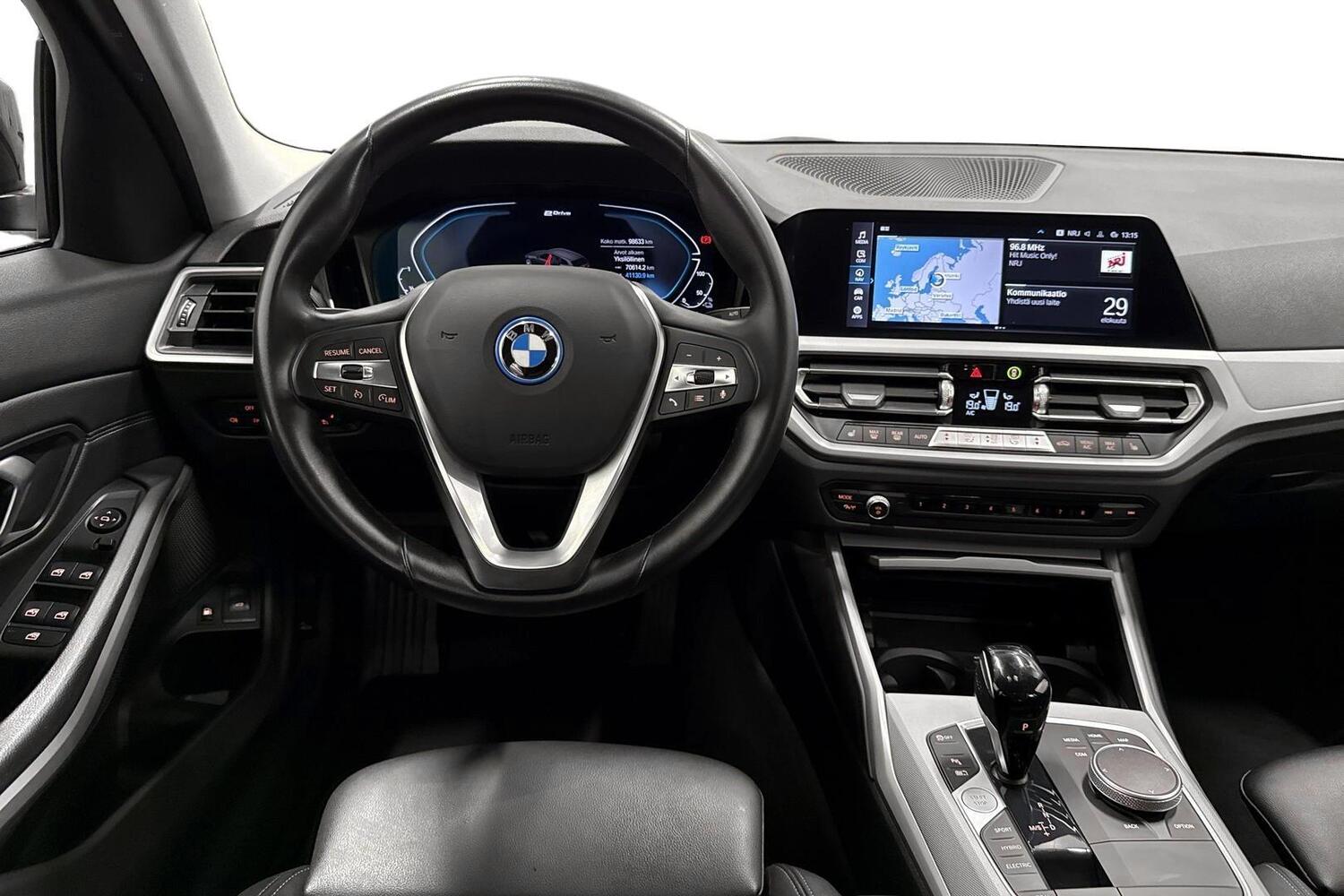 BMW 330 vaihtoauto