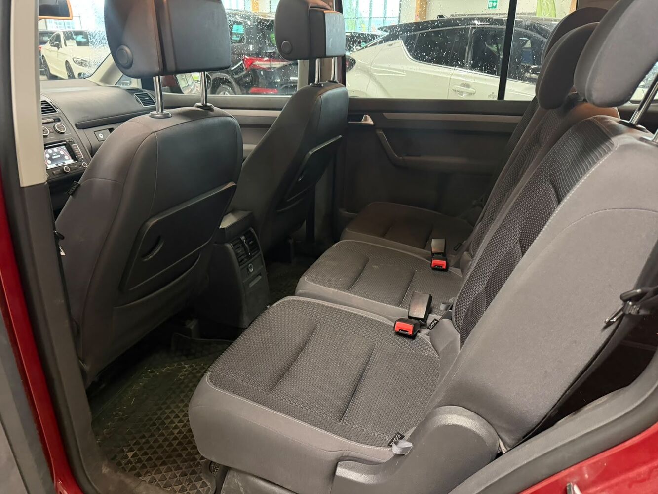 Volkswagen Touran vaihtoauto