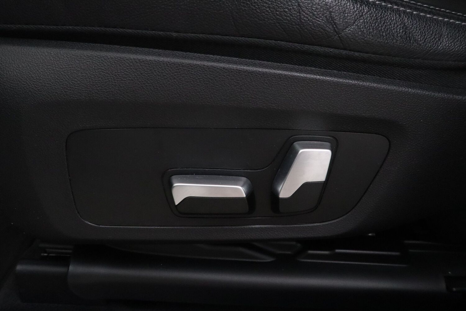 BMW iX3 vaihtoauto