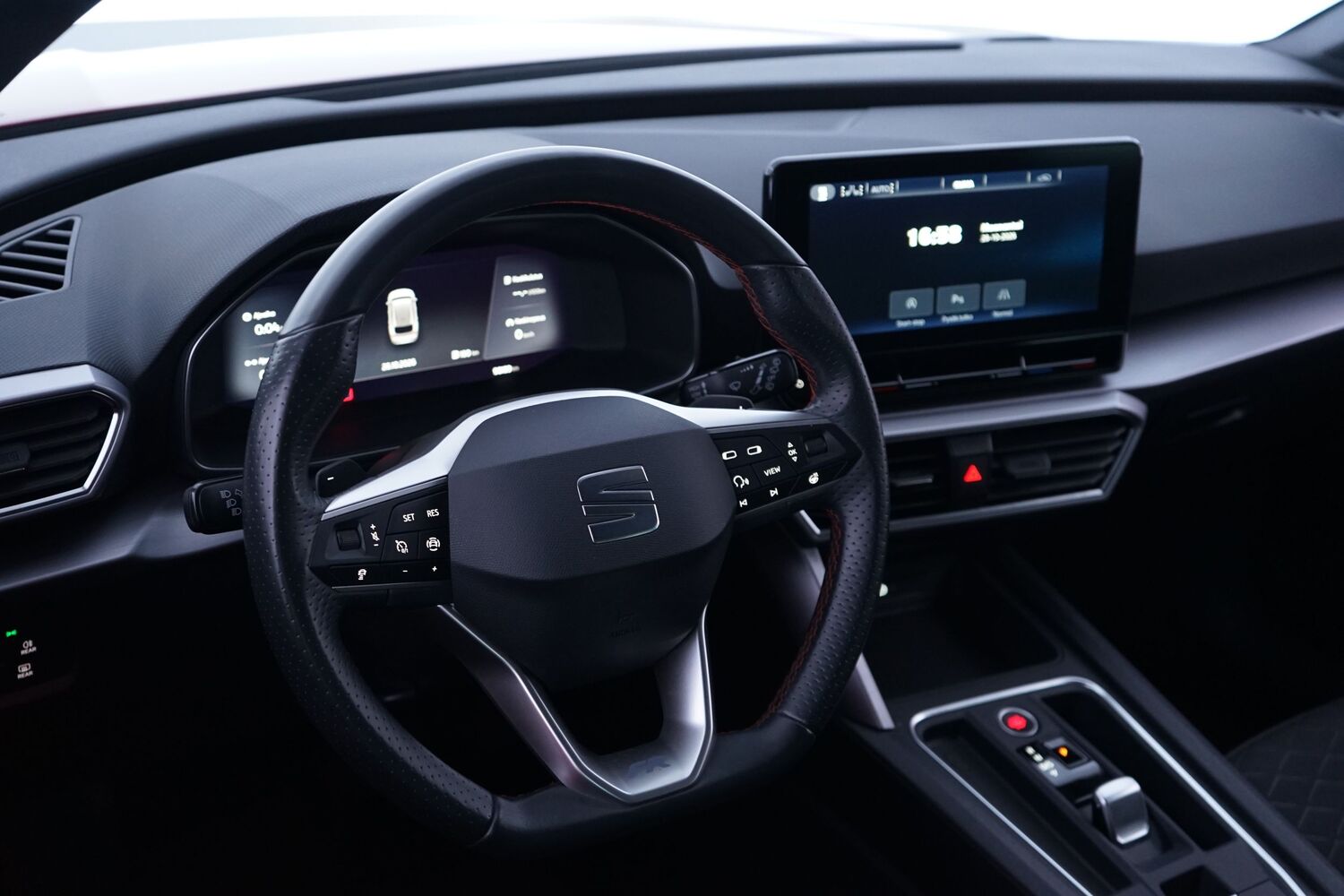 SEAT Leon Sportstourer vaihtoauto