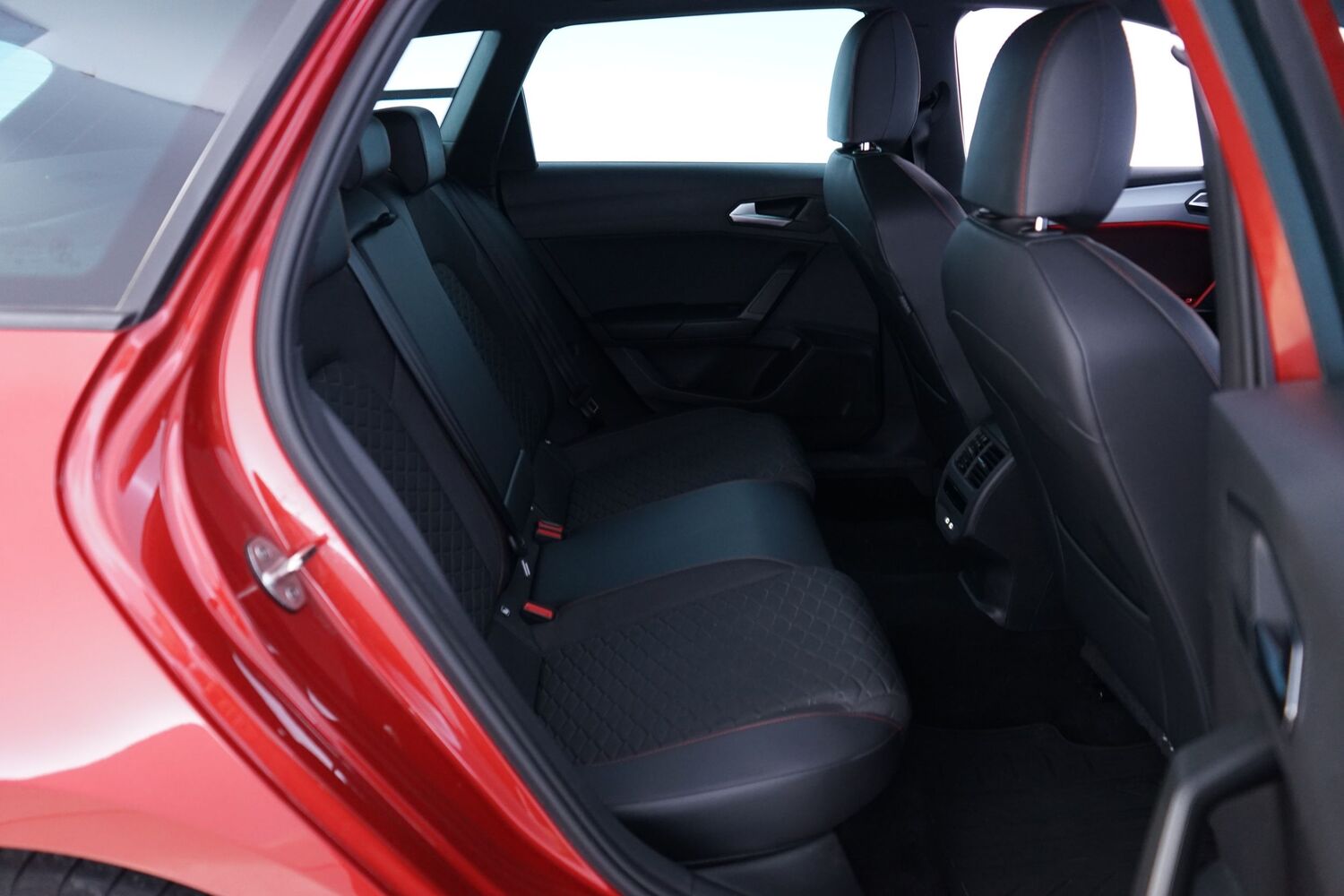 SEAT Leon Sportstourer vaihtoauto