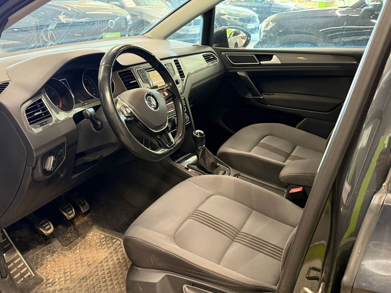 Volkswagen Golf Sportsvan vaihtoauto