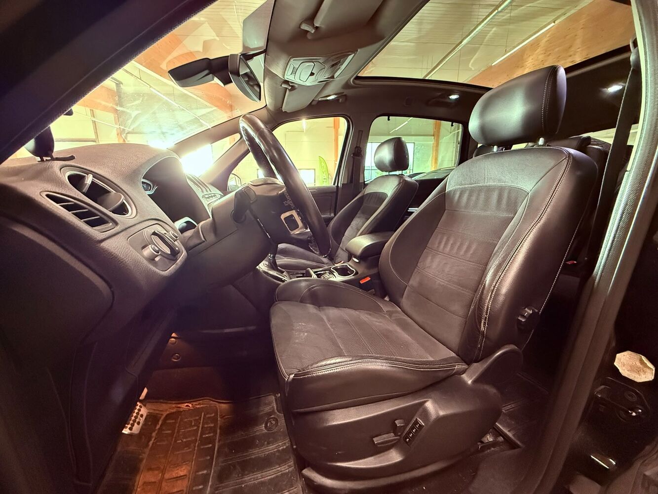 Ford S-MAX vaihtoauto
