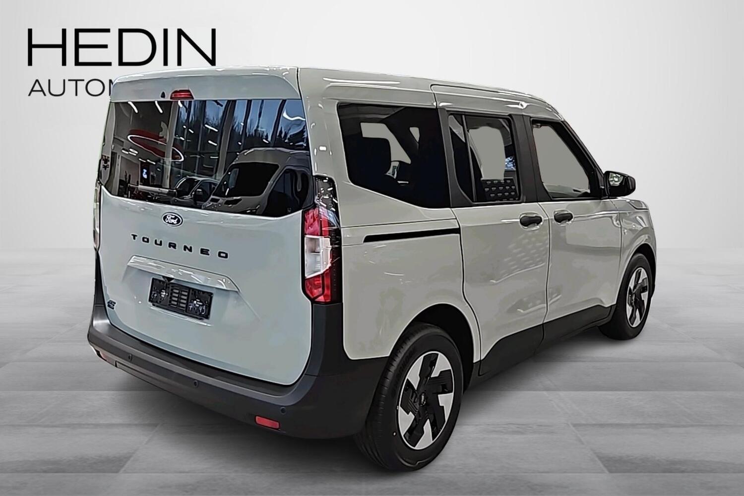 Ford Tourneo Courier vaihtoauto