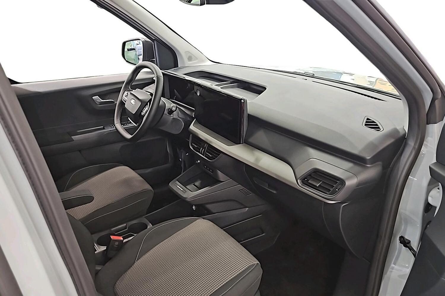 Ford Tourneo Courier vaihtoauto