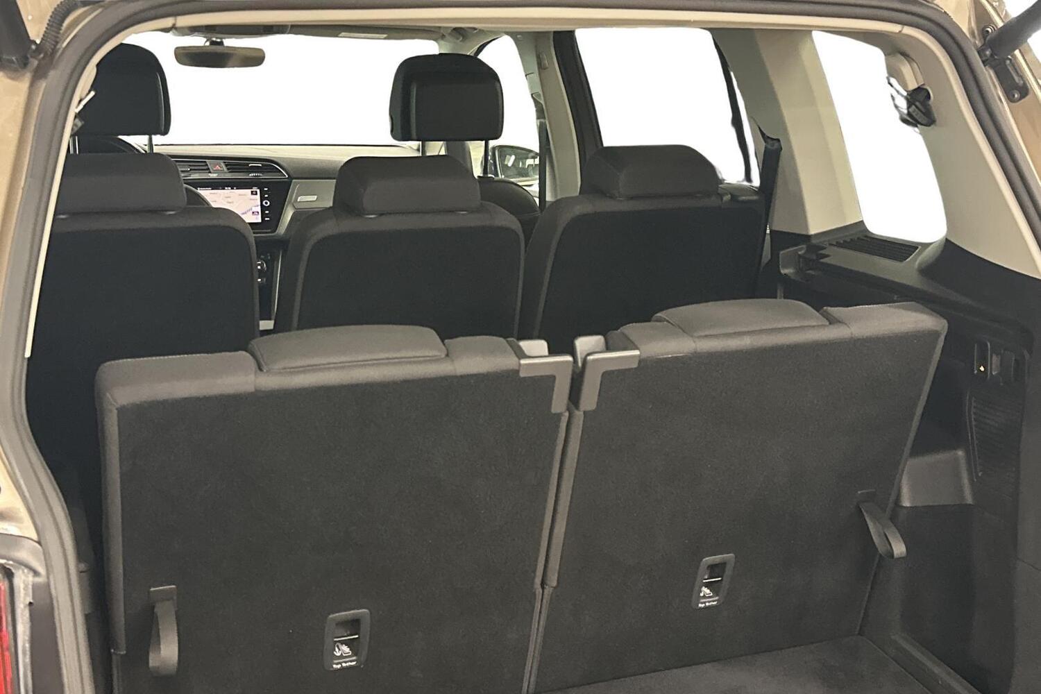 Volkswagen Touran vaihtoauto