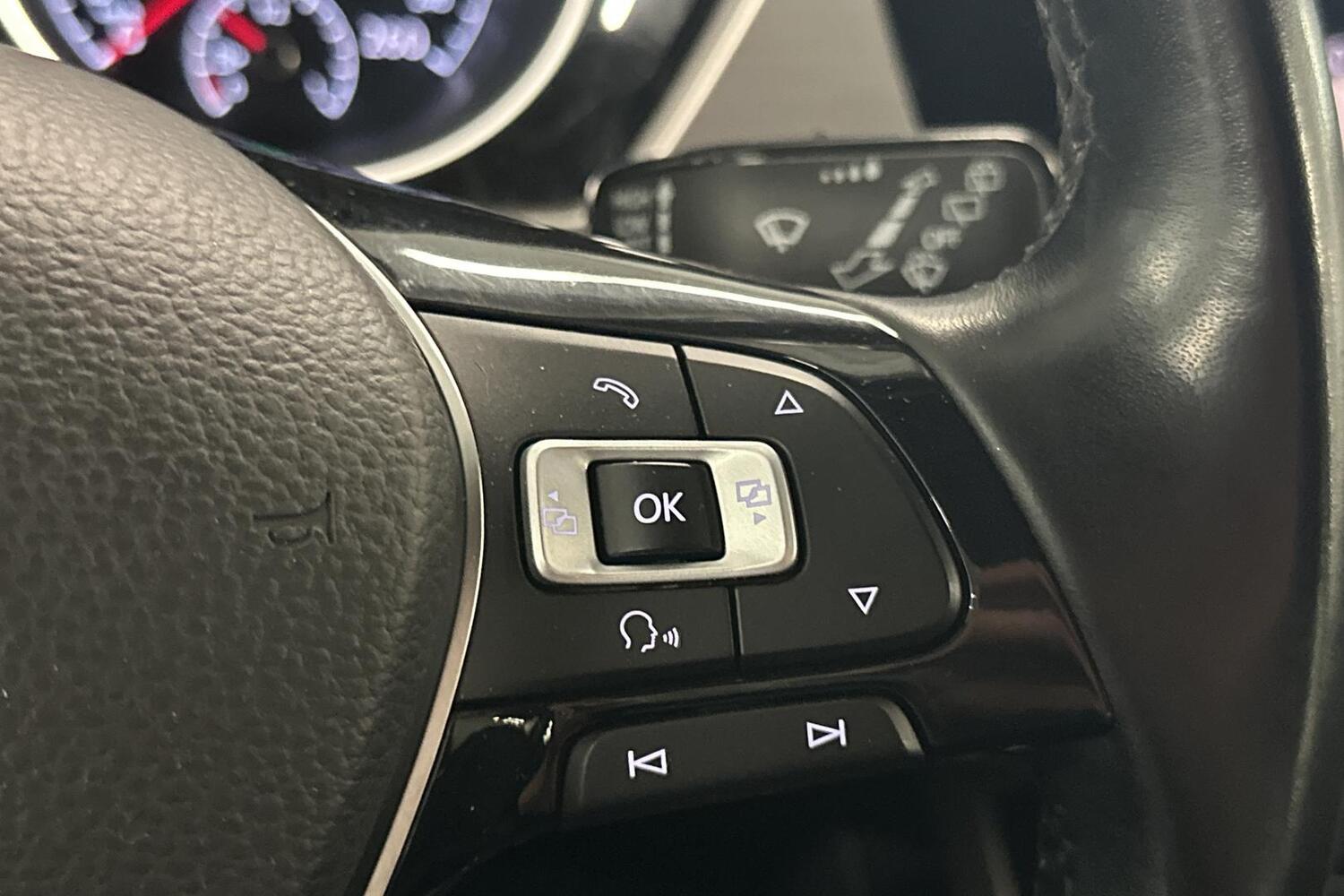 Volkswagen Touran vaihtoauto