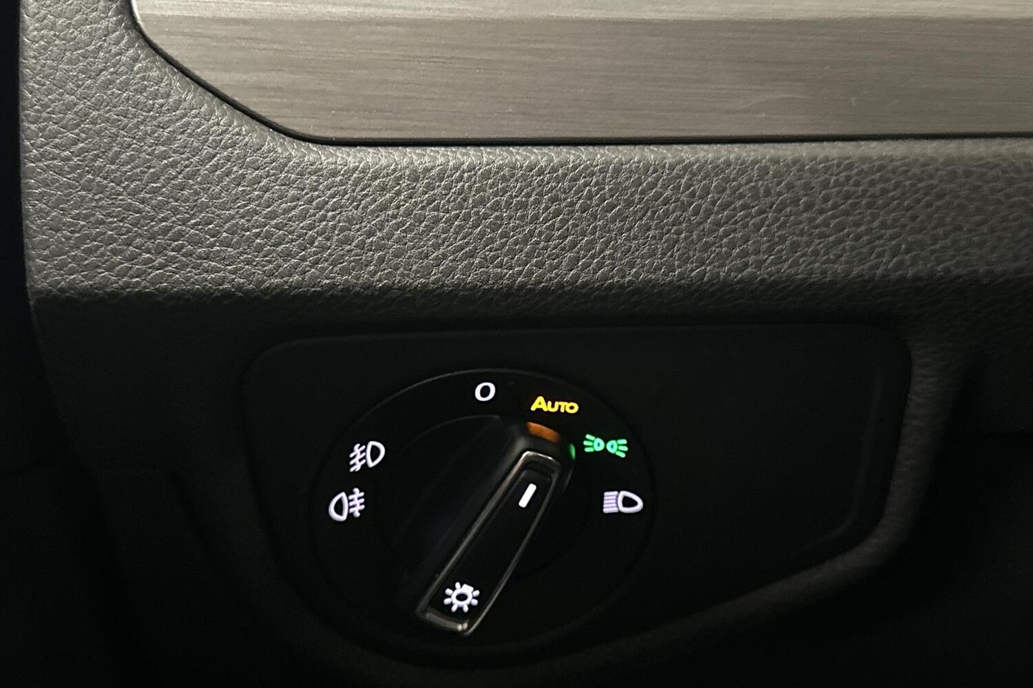 Volkswagen Touran vaihtoauto