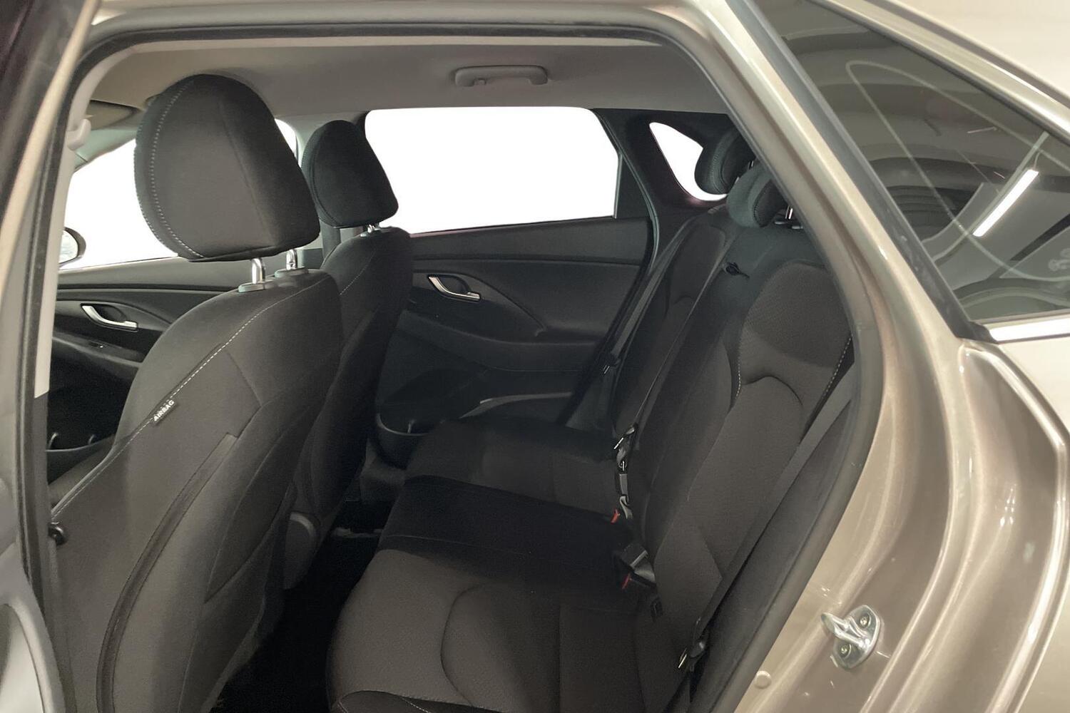 Hyundai i30 5d vaihtoauto