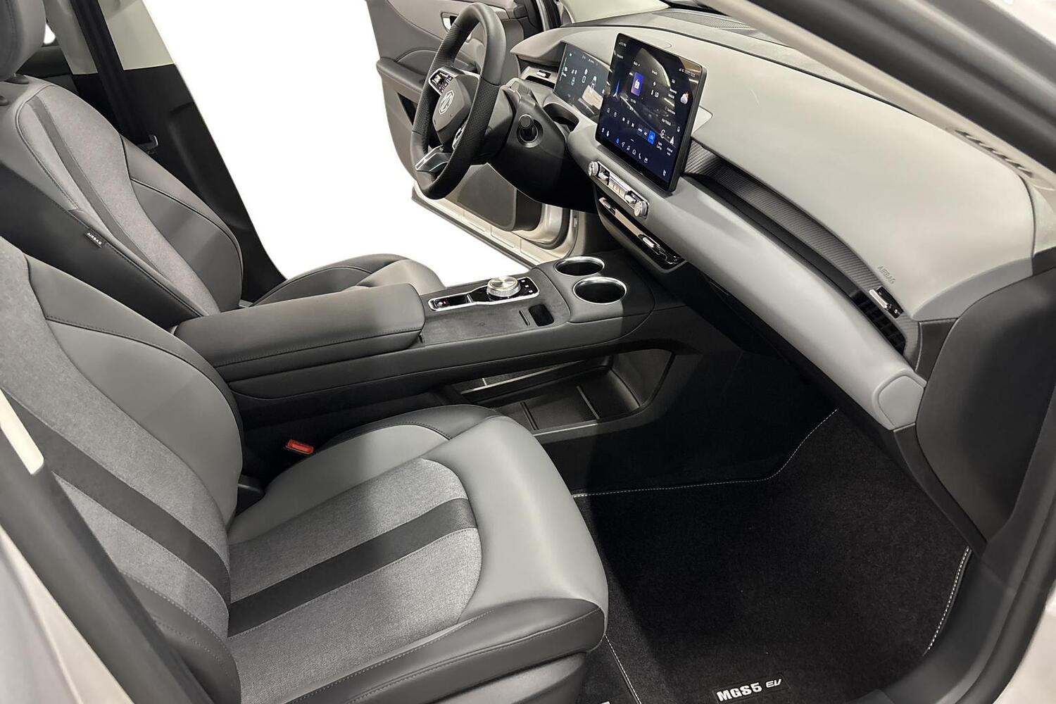 MG MGS5 EV vaihtoauto
