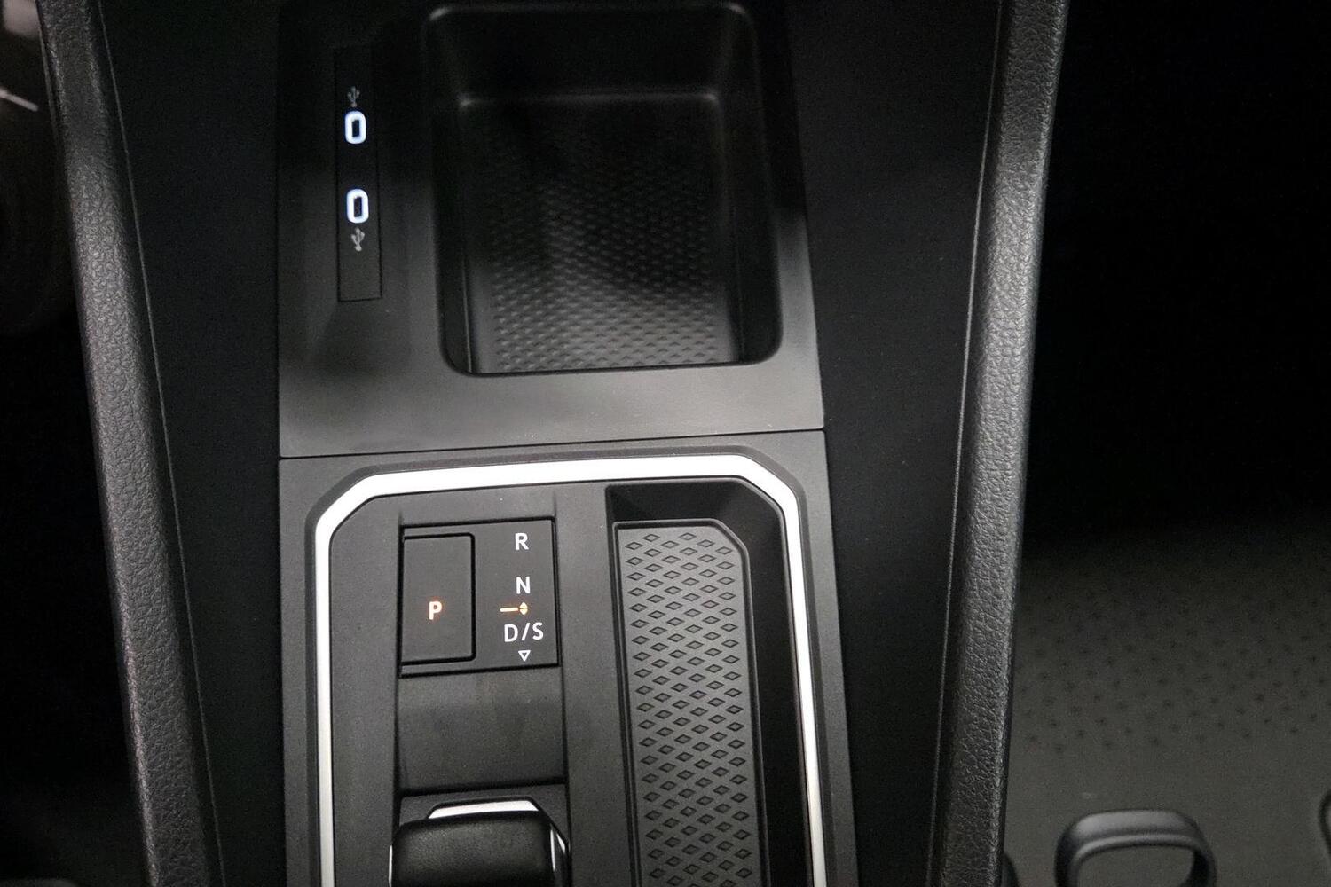 Ford Transit Connect vaihtoauto