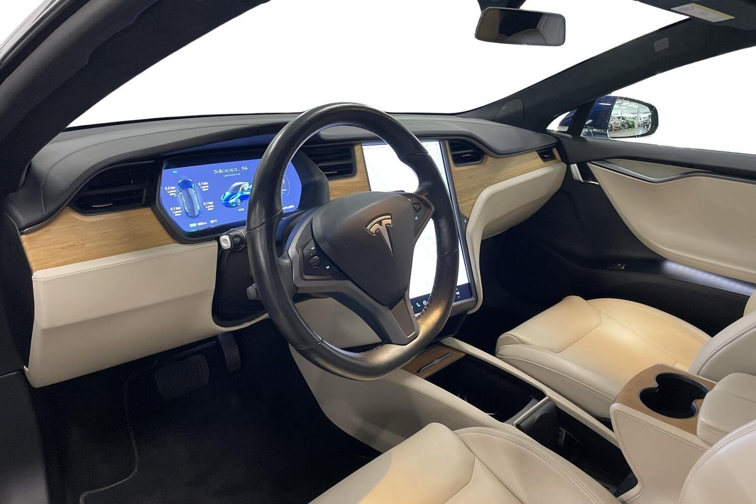 Tesla Model S vaihtoauto
