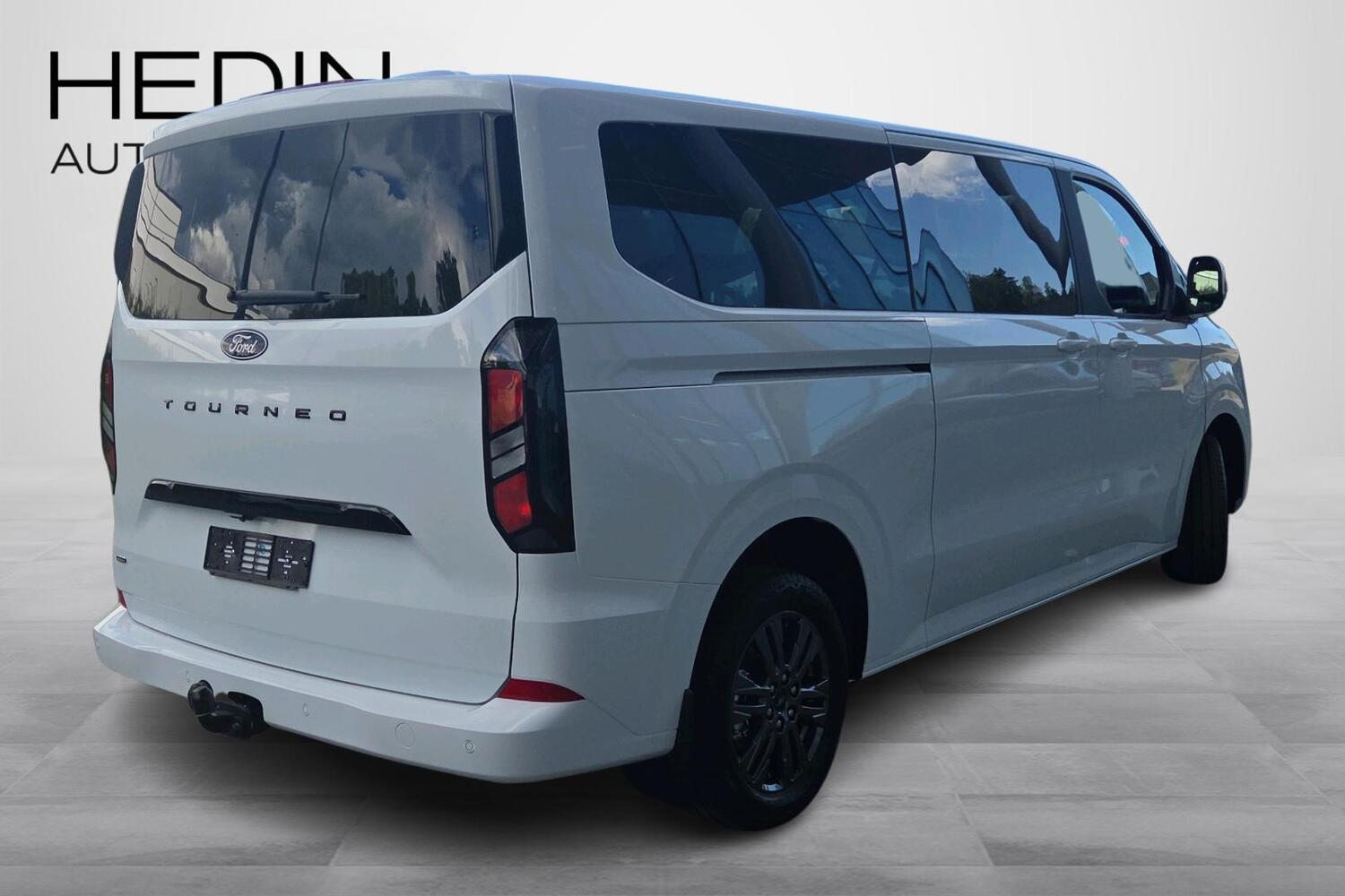 Ford Tourneo Custom vaihtoauto