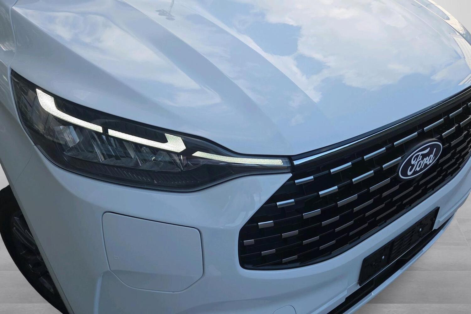 Ford Tourneo Custom vaihtoauto