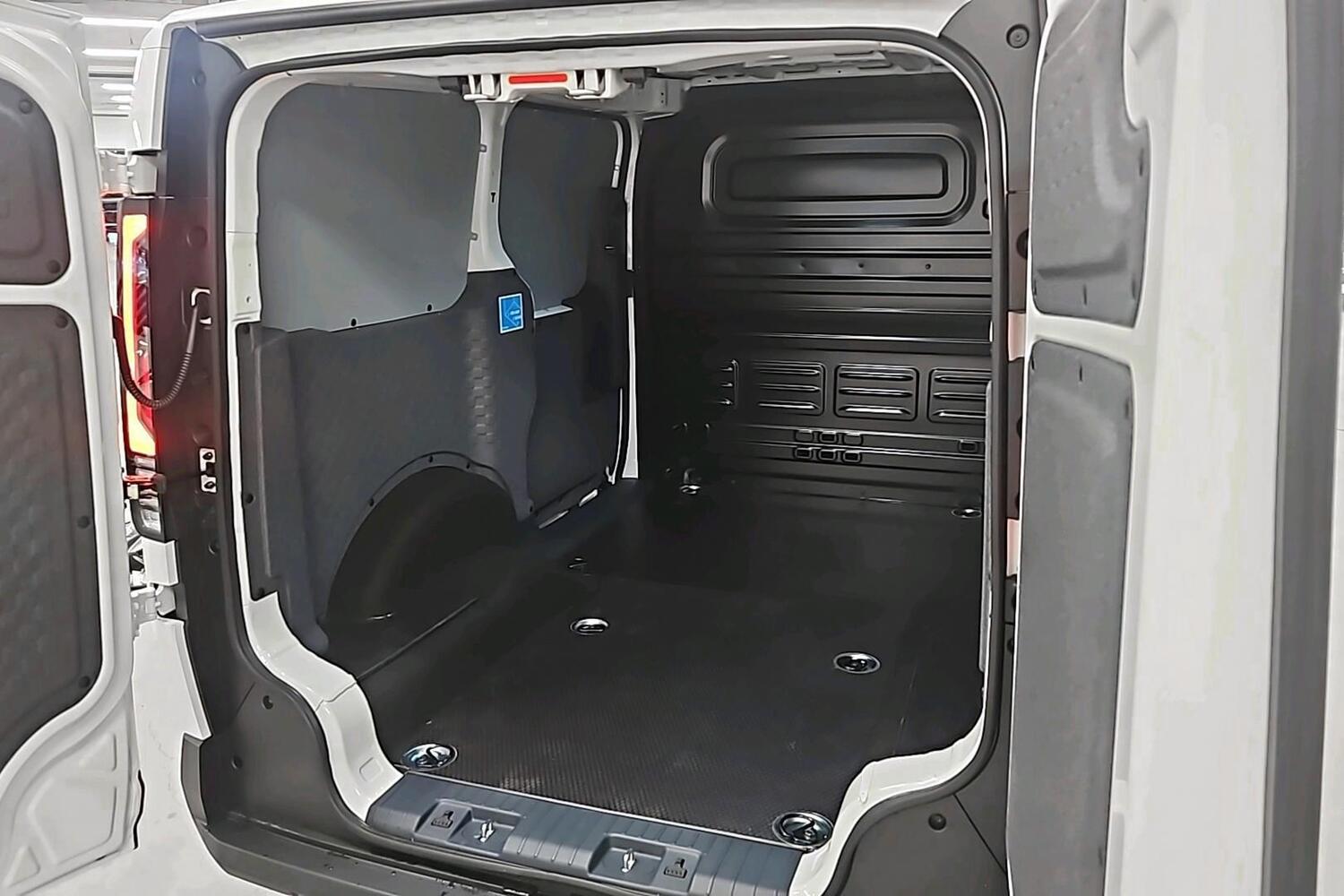 Kia PV5 Cargo vaihtoauto
