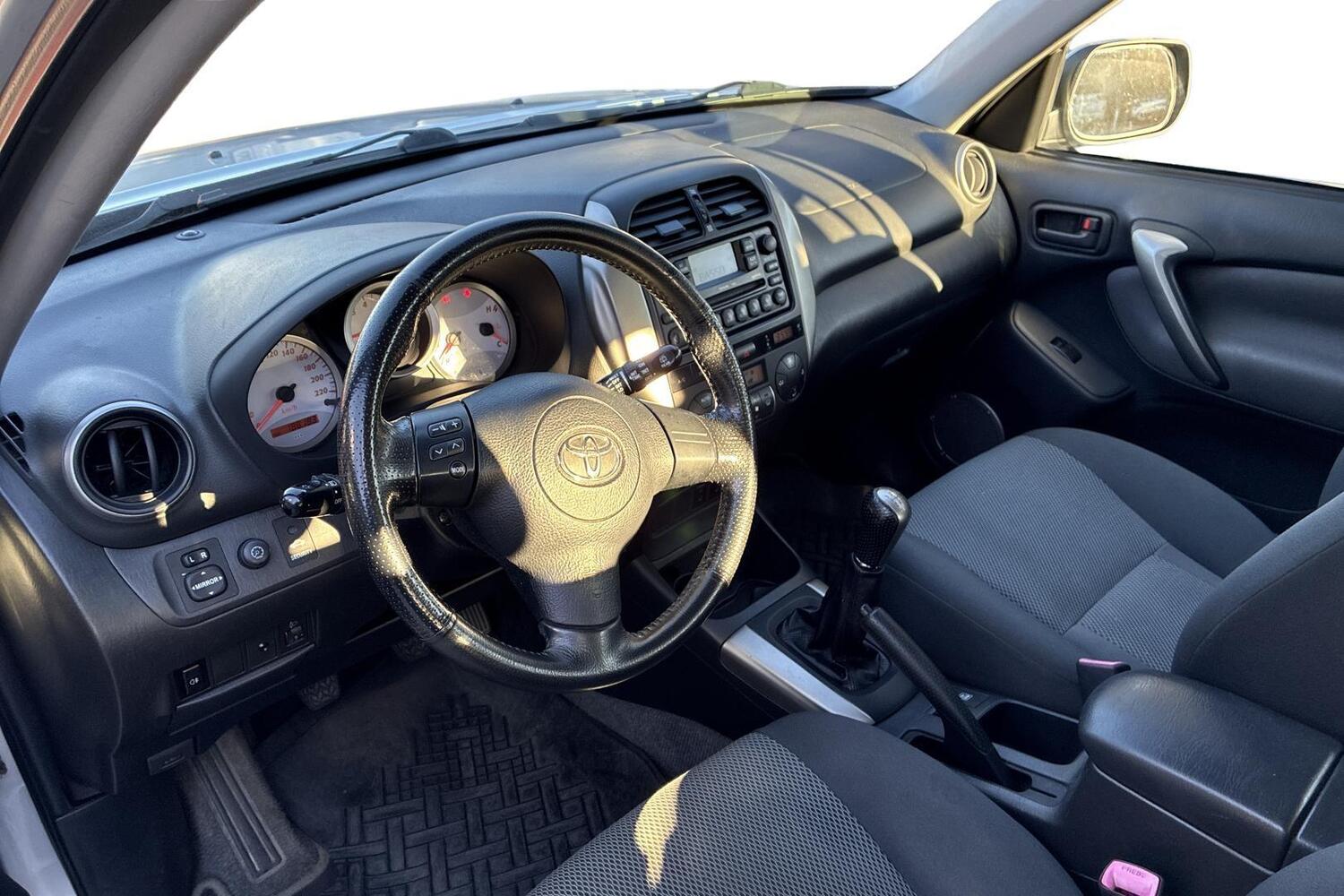 Toyota RAV4 vaihtoauto