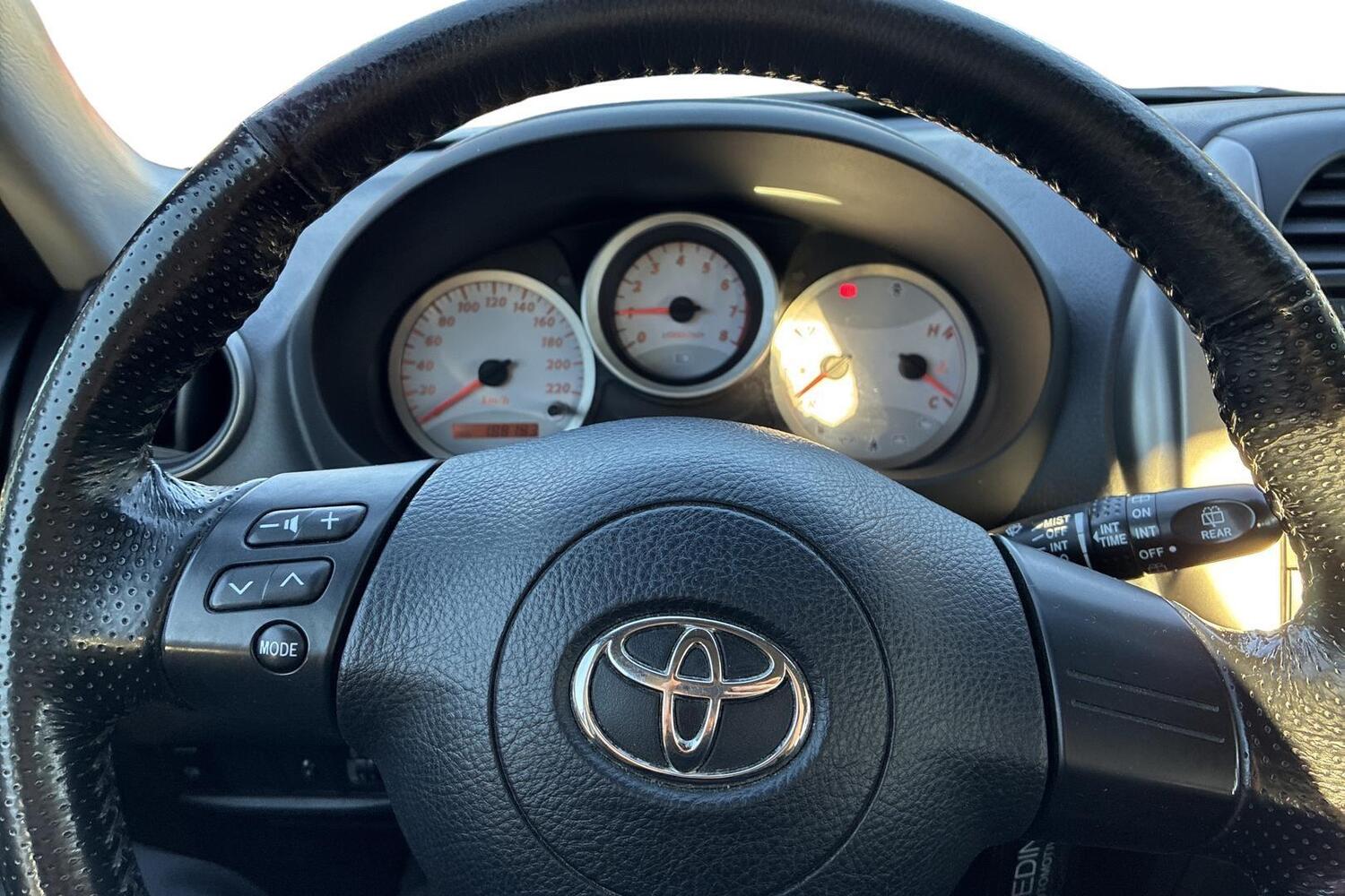 Toyota RAV4 vaihtoauto