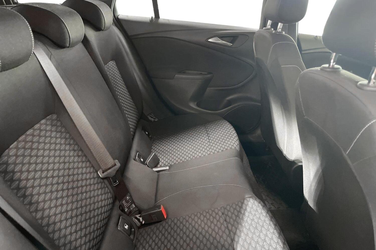 Opel Astra vaihtoauto