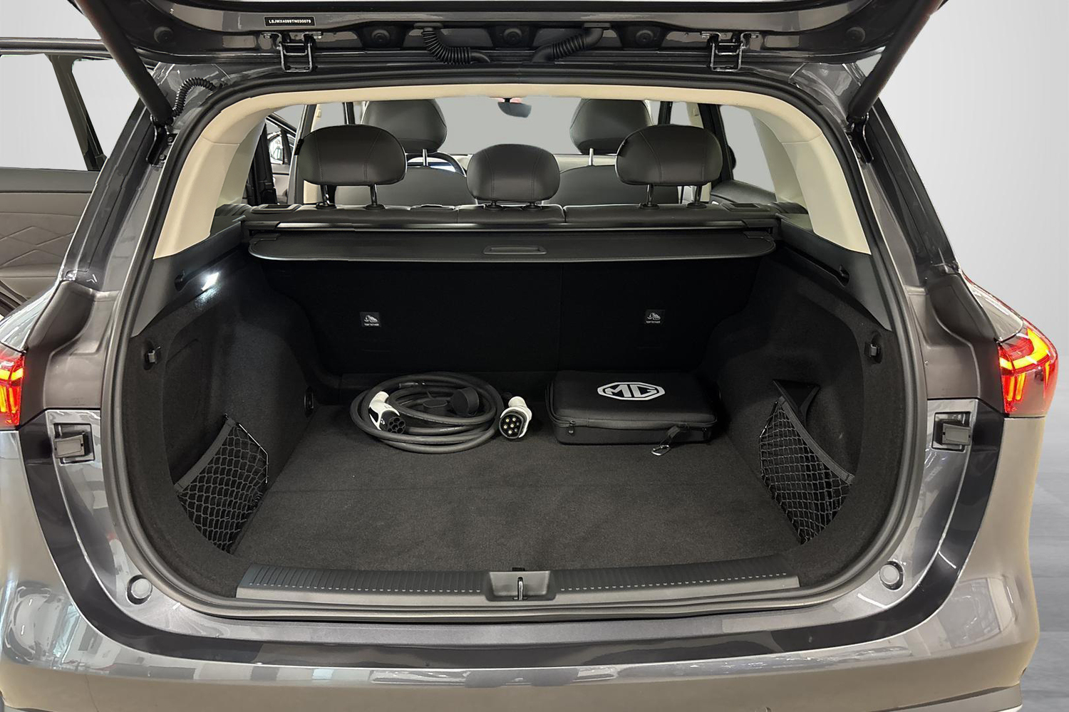 MG MGS6 EV vaihtoauto