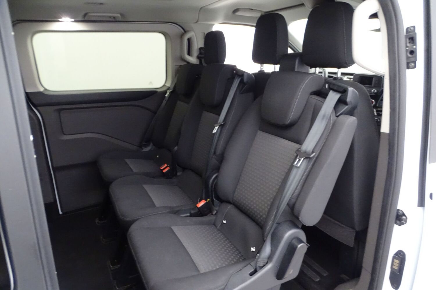 Ford Tourneo Custom vaihtoauto