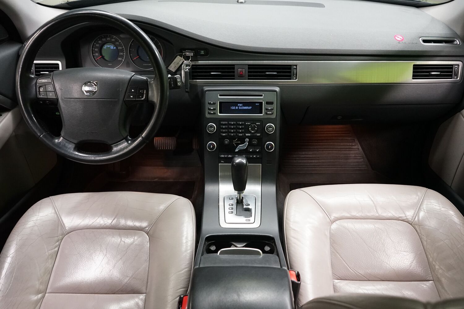 Volvo V70 vaihtoauto