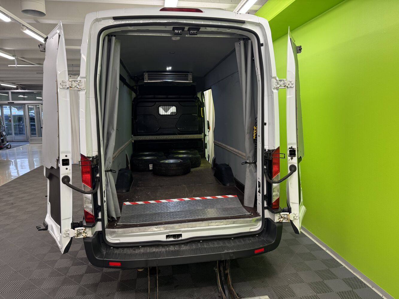 Ford Transit vaihtoauto
