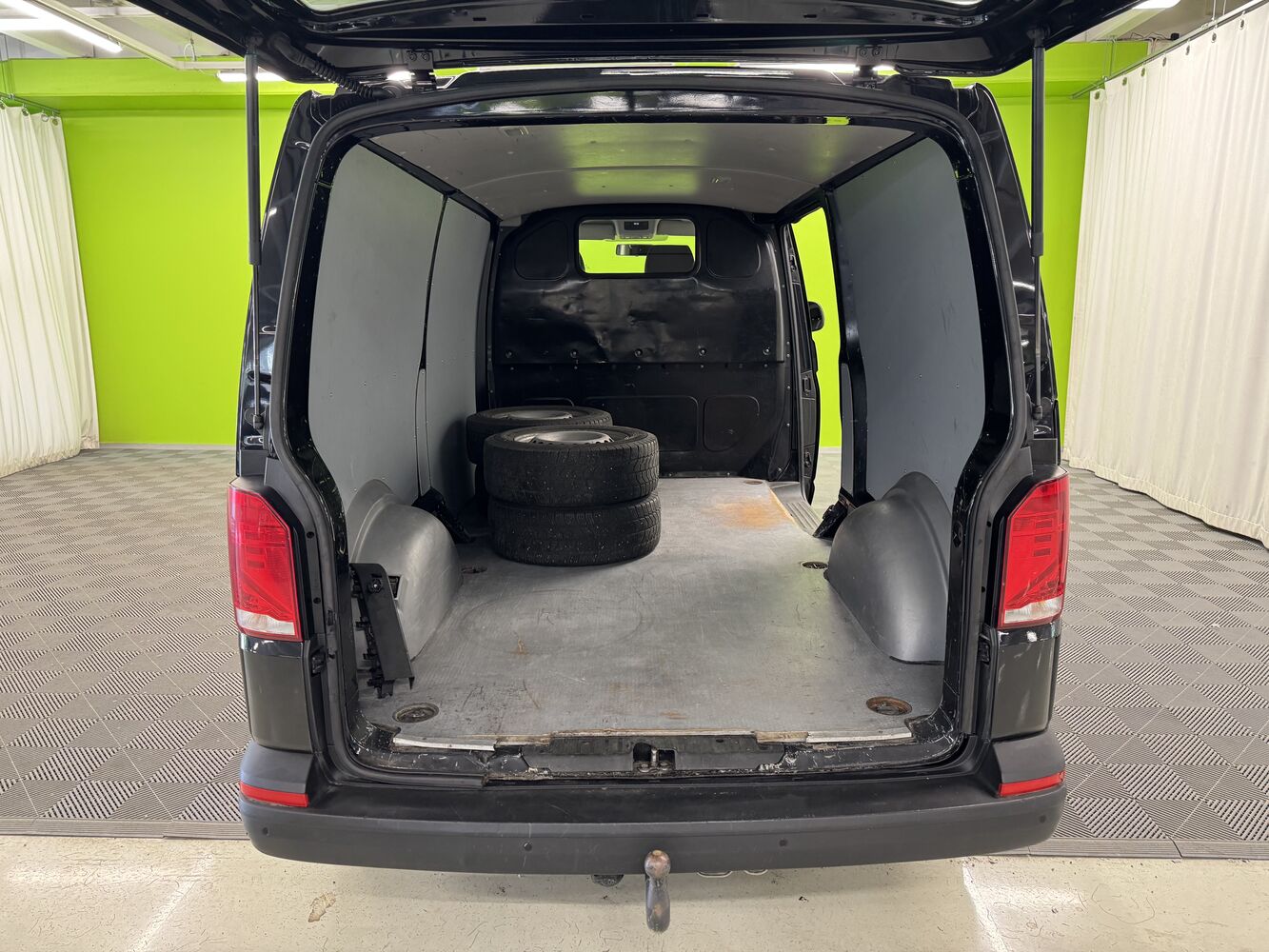 Volkswagen Transporter vaihtoauto