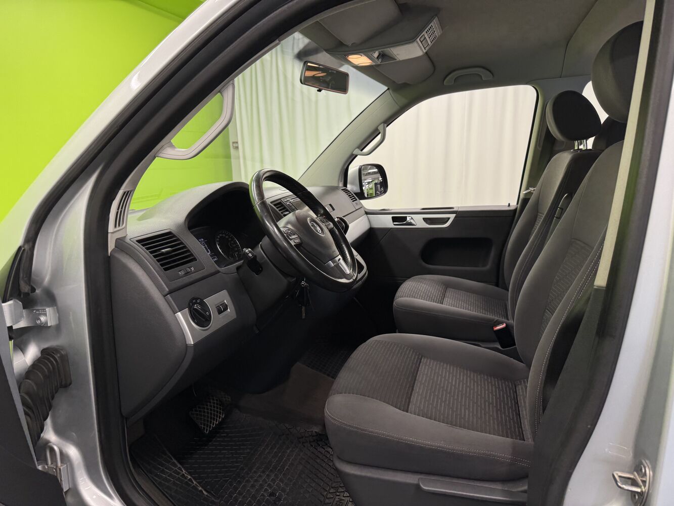 Volkswagen Multivan vaihtoauto