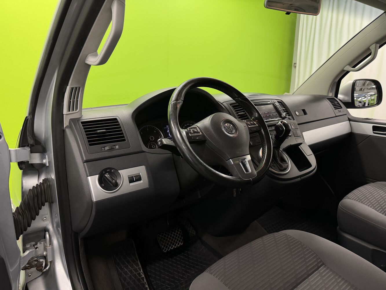 Volkswagen Multivan vaihtoauto