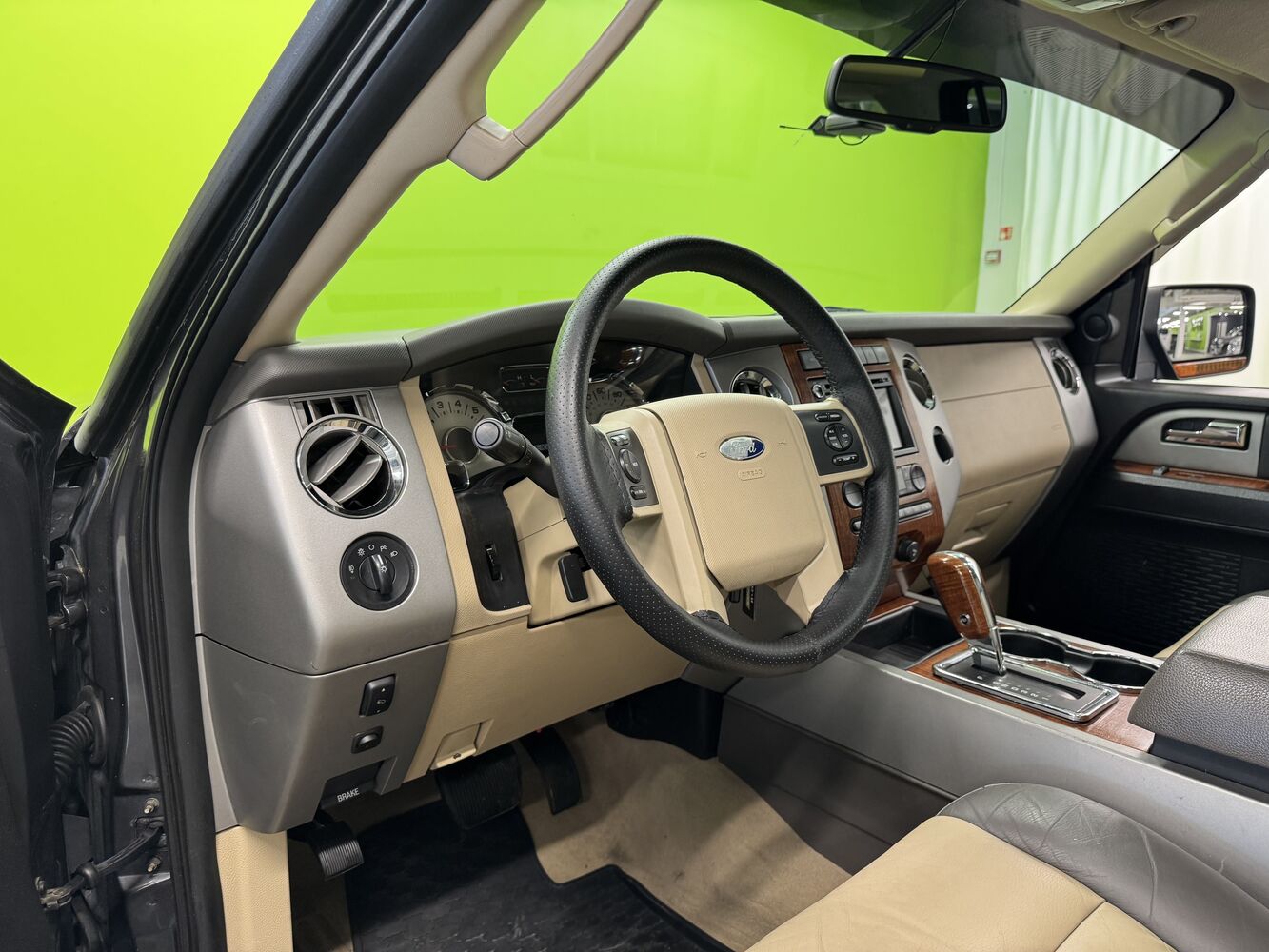 Ford Expedition vaihtoauto