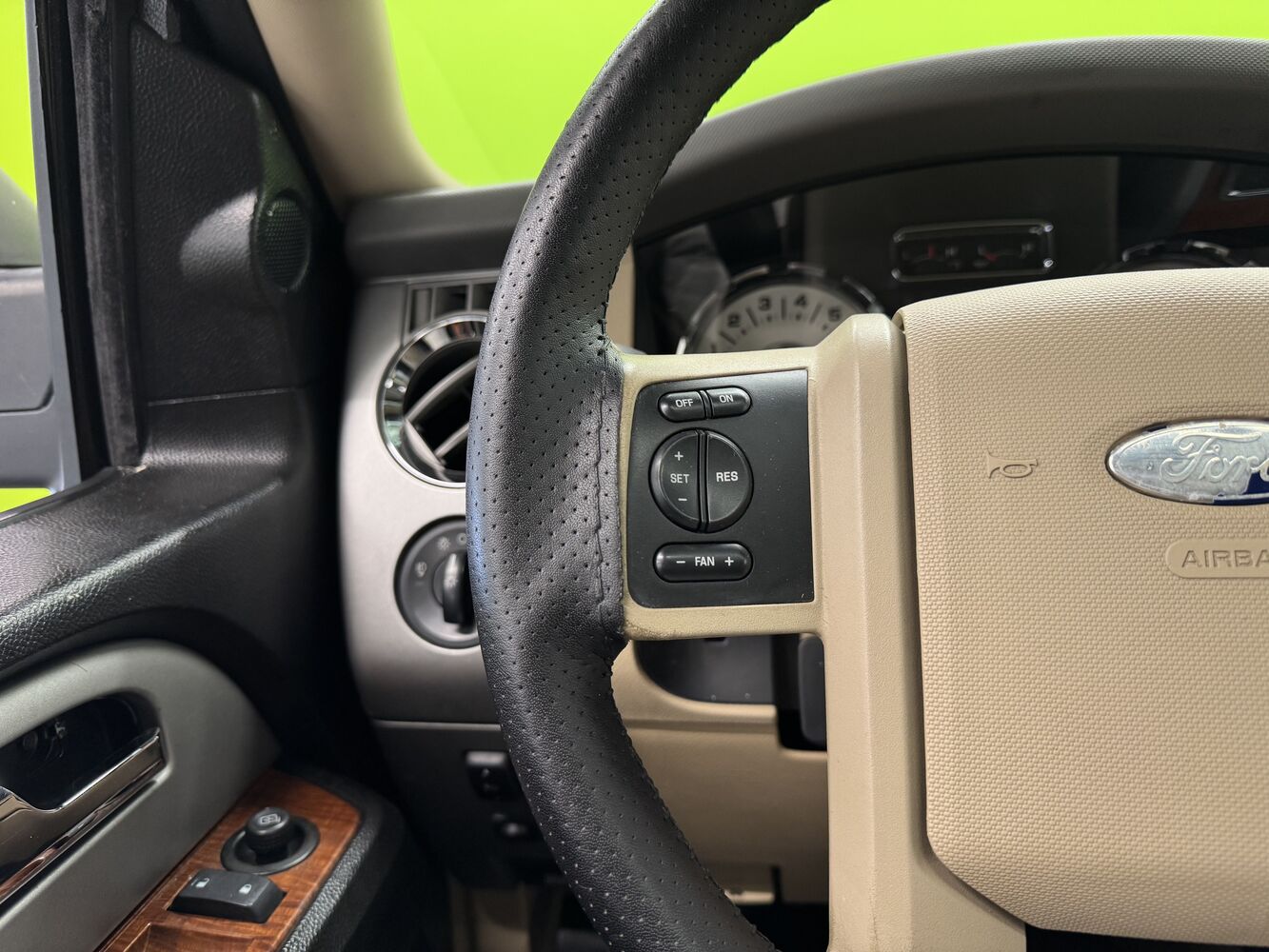 Ford Expedition vaihtoauto