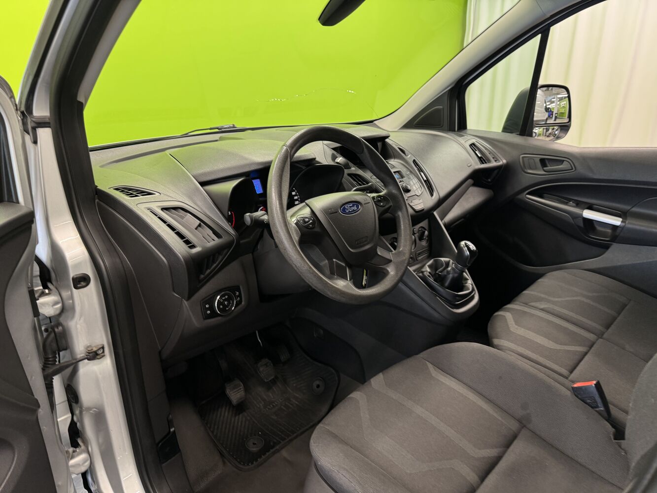 Ford Transit Connect vaihtoauto
