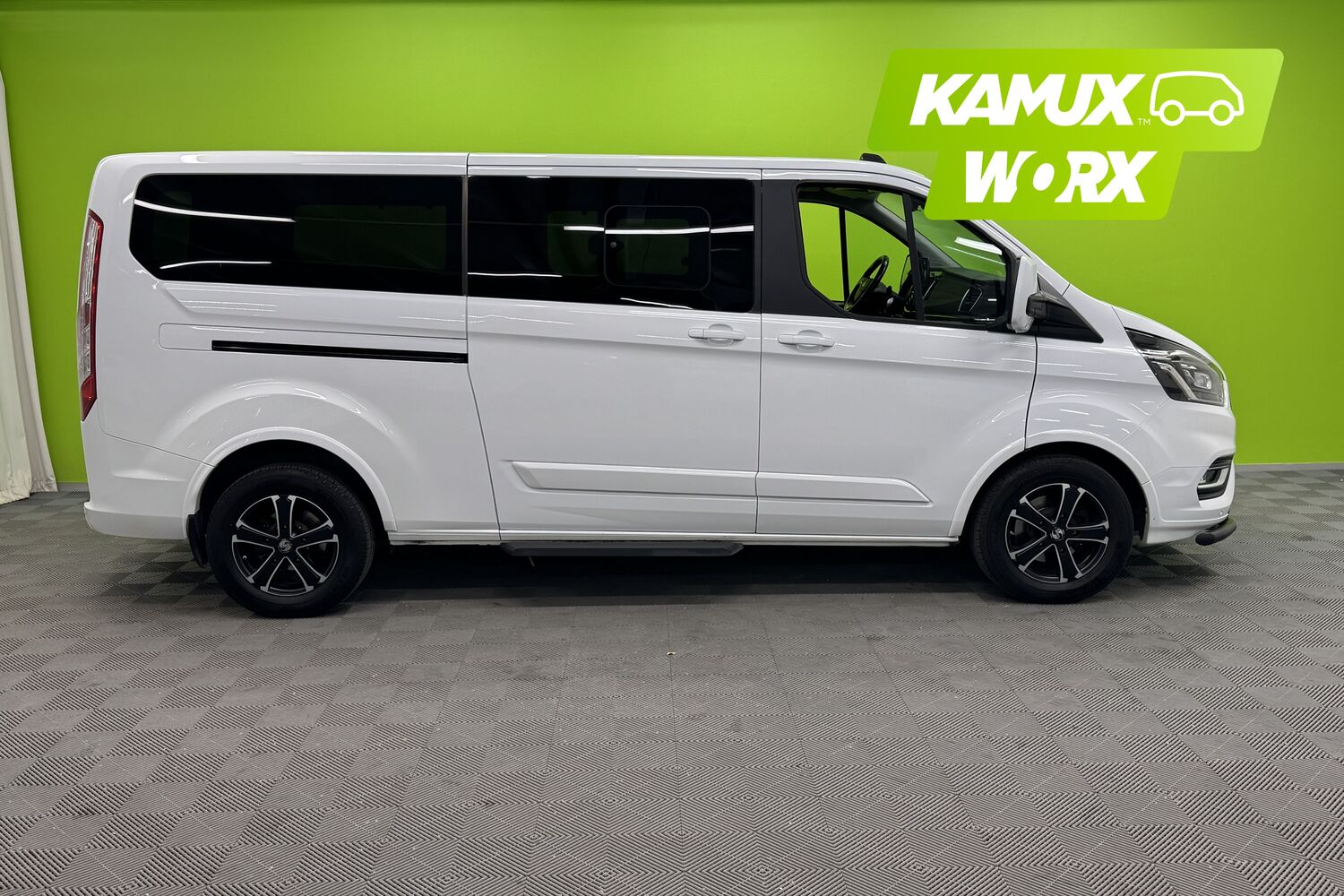 Ford Tourneo Custom vaihtoauto