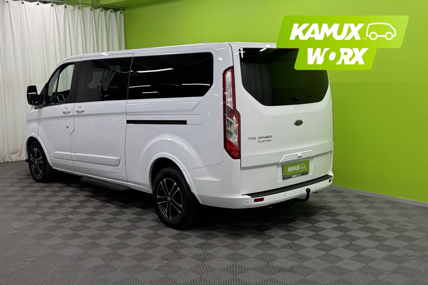 Ford Tourneo Custom vaihtoauto