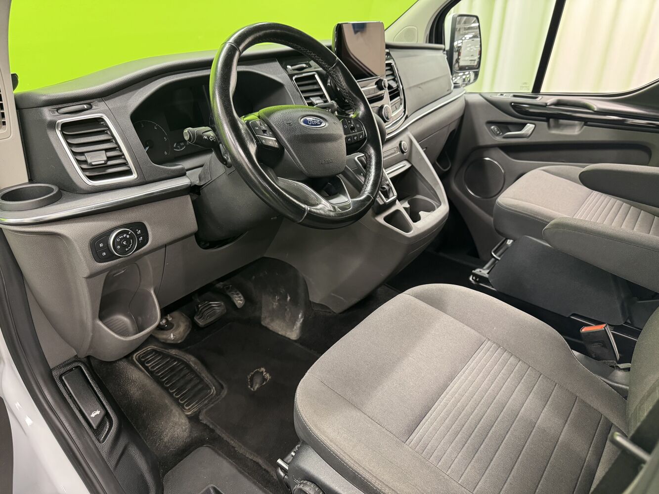 Ford Tourneo Custom vaihtoauto