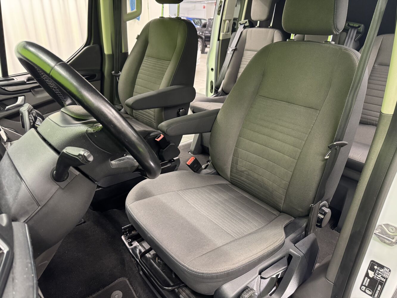 Ford Tourneo Custom vaihtoauto