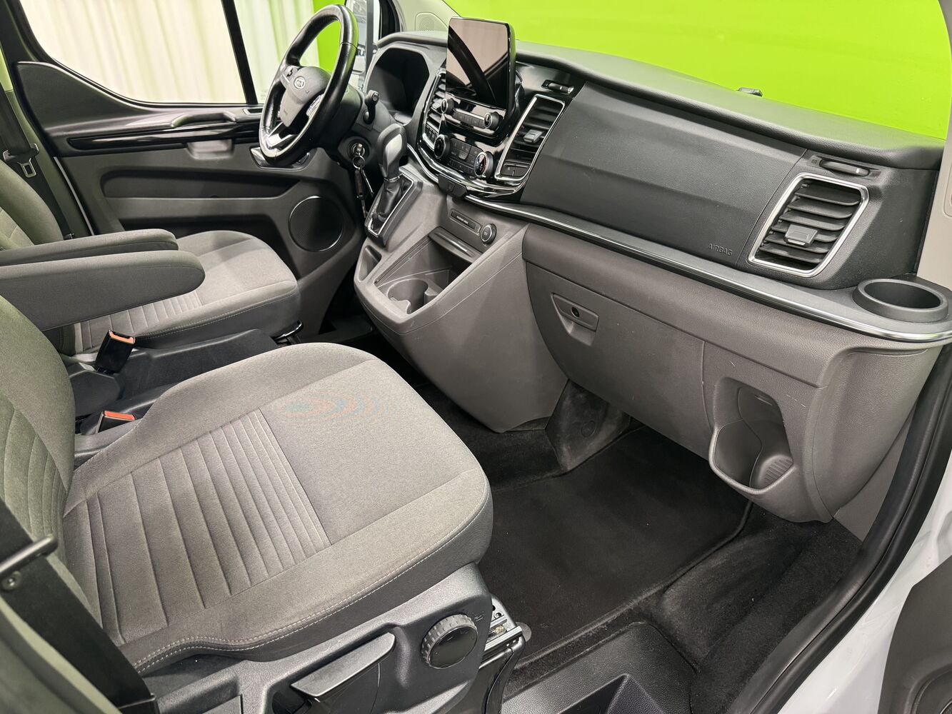 Ford Tourneo Custom vaihtoauto