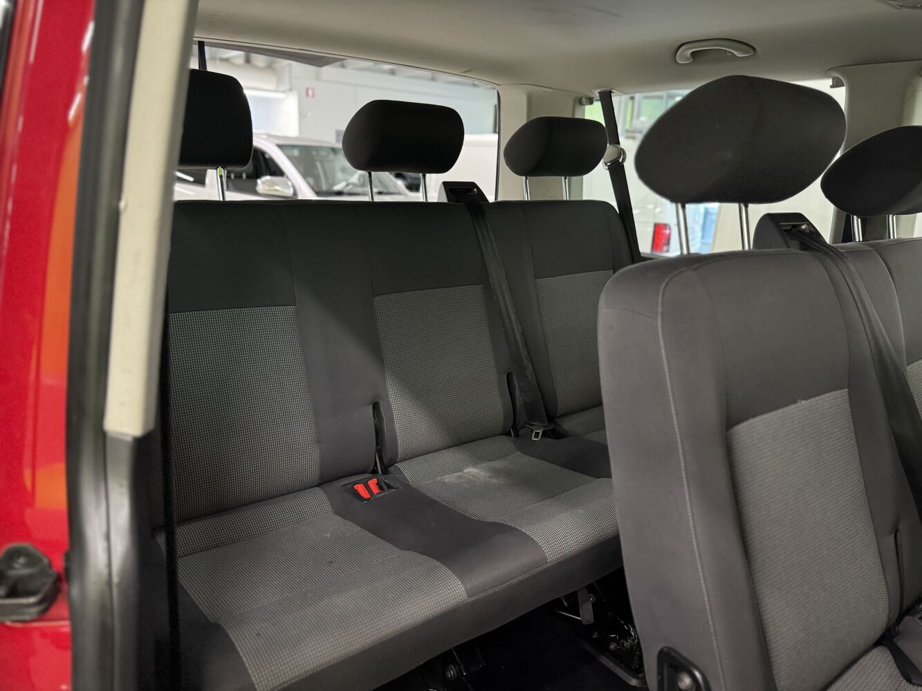 Volkswagen Caravelle vaihtoauto