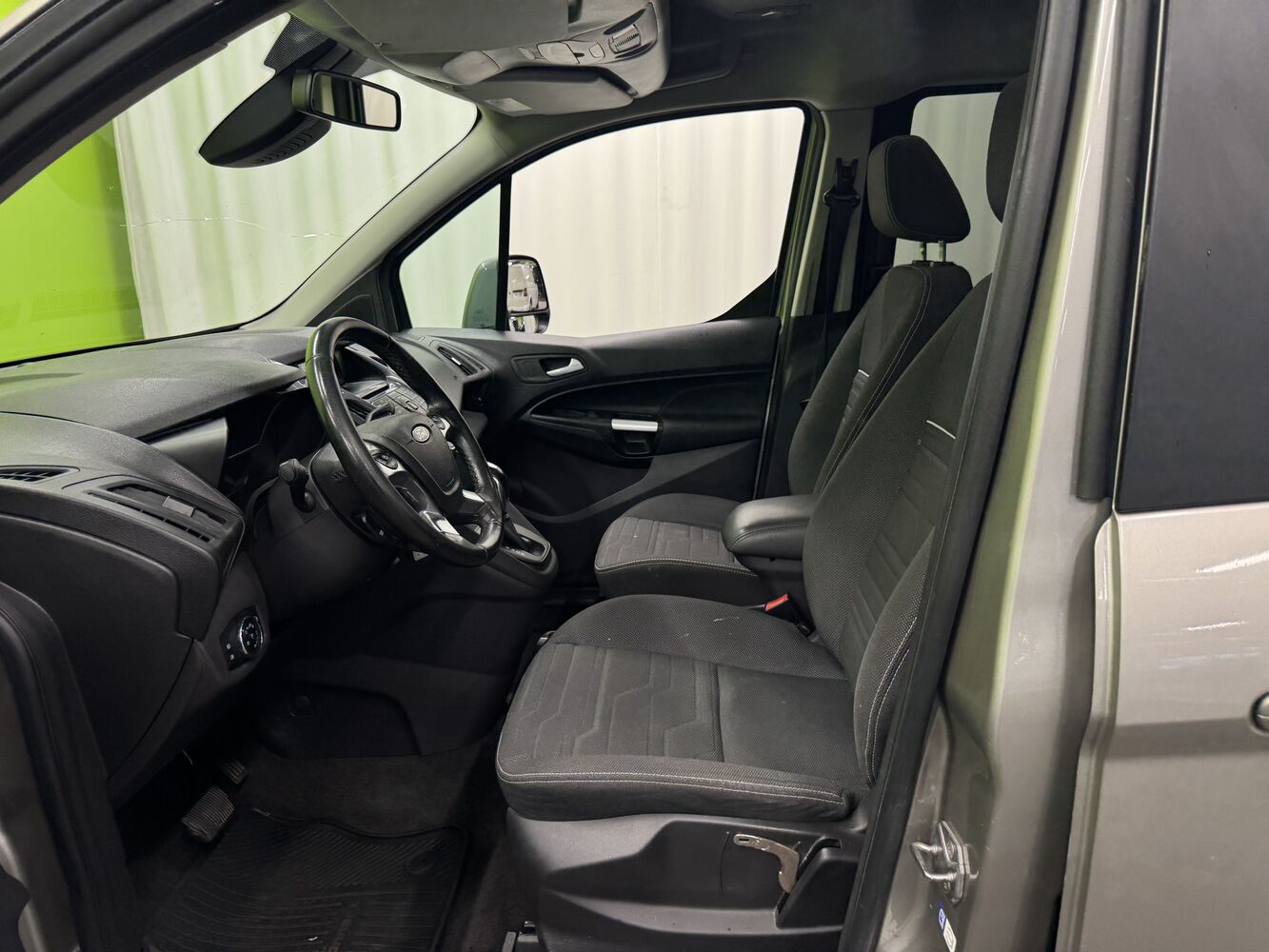 Ford Grand Tourneo Connect vaihtoauto