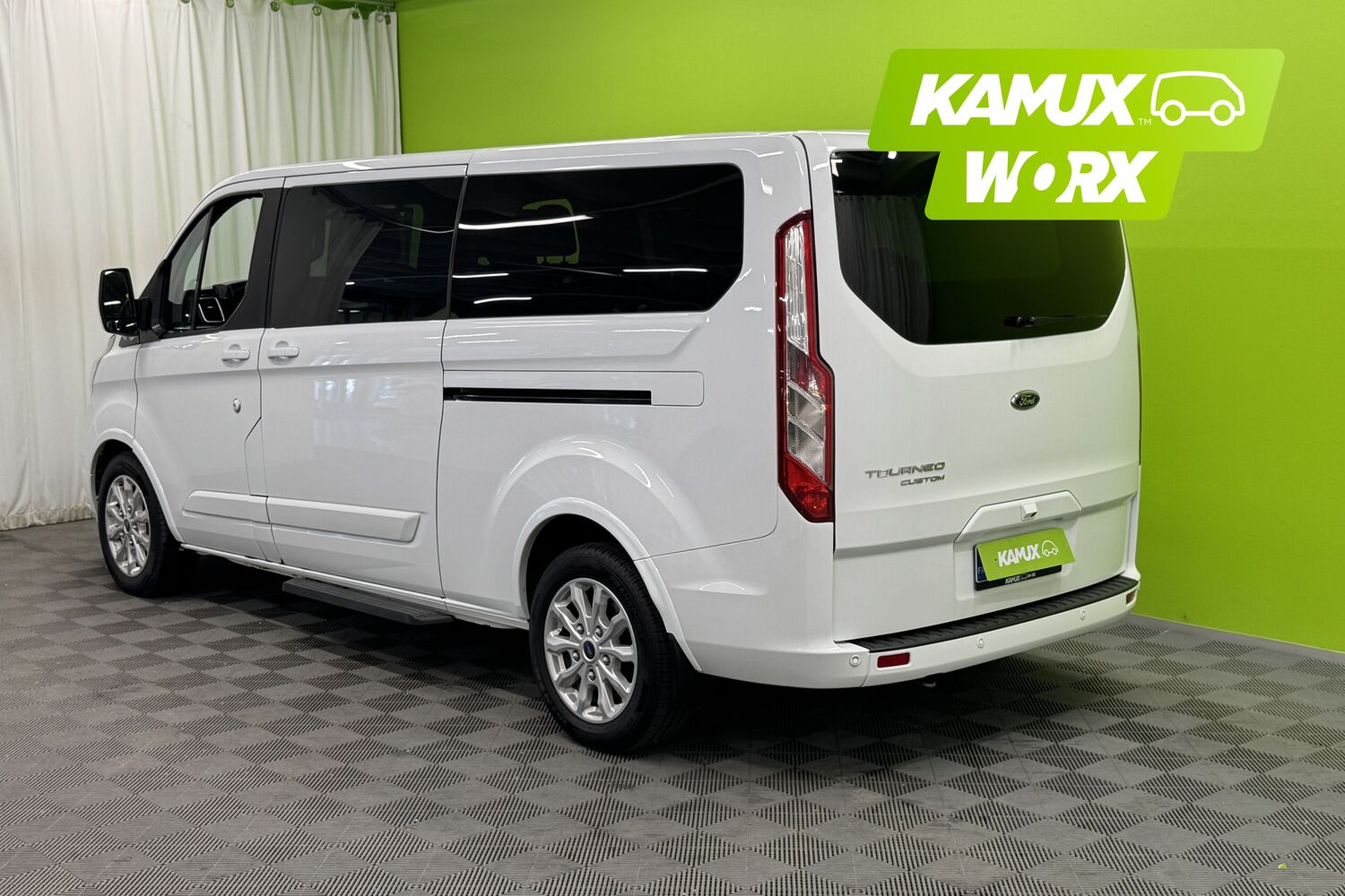 Ford Tourneo Custom vaihtoauto